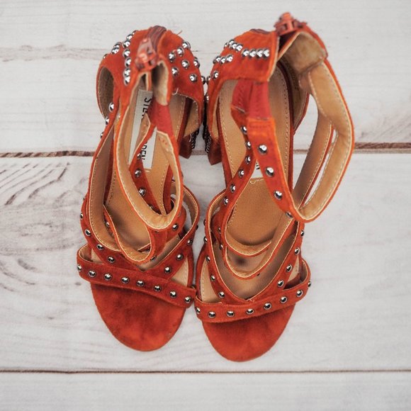 STEVE MADDEN Block Heel Studded Sandal - Picture 4 of 7